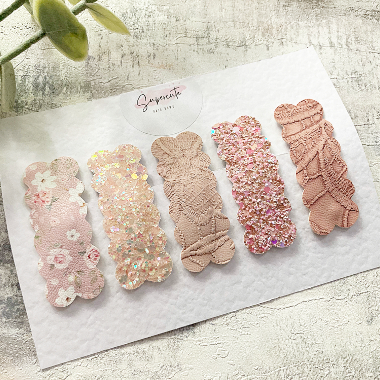 Blush Scallop Snap Clip Set